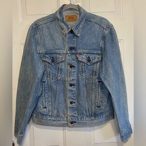 Levi Strauss Co Size 42 Regular 100% Cotton Light Wash Denim Jean Jacket Men’s